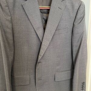 Charles Tyrwhitt - Men's charcoal grey suit top (size 42s)